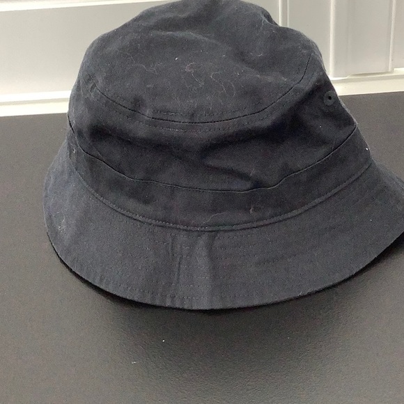 Cascade Bucket Hat
BARBOUR - Picture 4 of 5